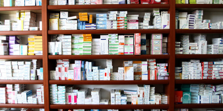 Shumë para, pak ilaç.