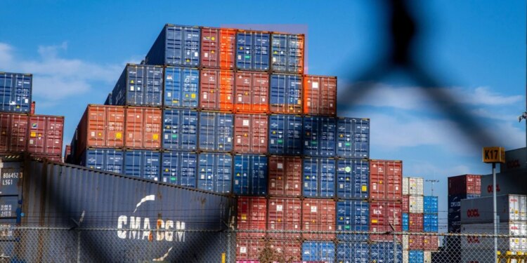 Si do të reagojë Europa ndaj kërcënimeve të Trump? Bloomberg: BE po konsideron tatimin mbi produkte amerikane të vlerës 93 miliardë euro.