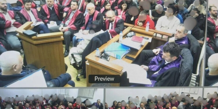 Skandali në BKS: Avokati i njërit prej të ndaluarve pret pretendohet se ata u rikthyen në paraburgim në mënyrë të paligjshme.