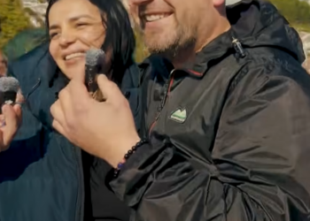 Skenari i papritur: Juela priste Seno-n jashtë, por ai ndan puthje me ish-gruan!