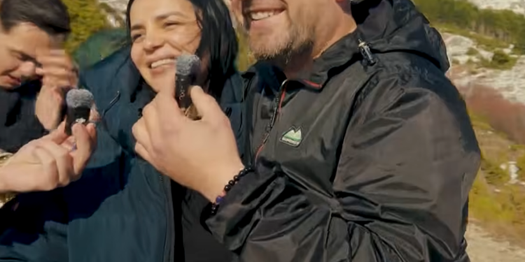 Skenari i papritur: Juela priste Seno-n jashtë, por ai ndan puthje me ish-gruan!