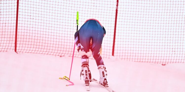 Skiatorja amerikane Lindsey Vonn pëson lëndim të rëndë dhe dërgohet në spital, disa ditë para Olimpiadës.