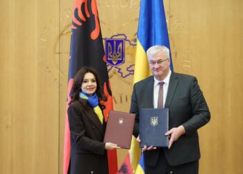 Spiropali takohet në Kiev me homologun ukrainas: Shqipëria mbështet Ukrainën në drejtimin për një paqe të drejtë dhe një të ardhme të përbashkët europiane.