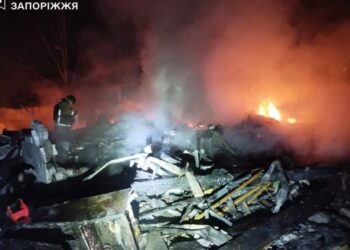 Sulm me dron rus në Zaporizhzhia, tre të vdekur dhe një i plagosur gjatë natës