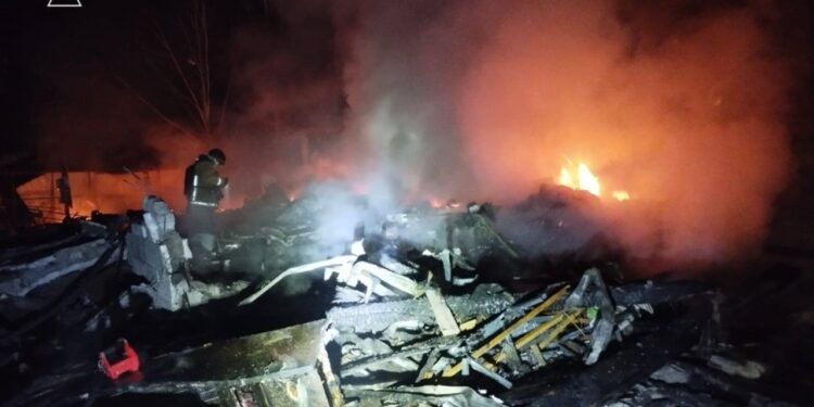 Sulm me dron rus në Zaporizhzhia, tre të vdekur dhe një i plagosur gjatë natës