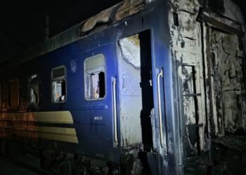 Sulm nga droni ndaj një treni në Ukrainë, tre viktima dhe dy të plagosur