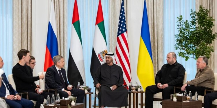 Takimi në Abu Dhabi mes SHBA-së, Kievit dhe Moskës: Çfarë u shqyrtua dhe negociatat do të vazhdojnë nesër.