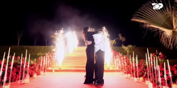 Të papritura! Trëndafilat dhe fishekzjarret, vëllai i Selin i bëri propozimin Gretës live në "BBV5"!