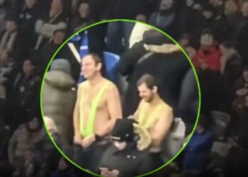 Të pijshëm dhe me veshje si ‘Borat’; arrestohen 3 tifozë belgë në Kazakistan