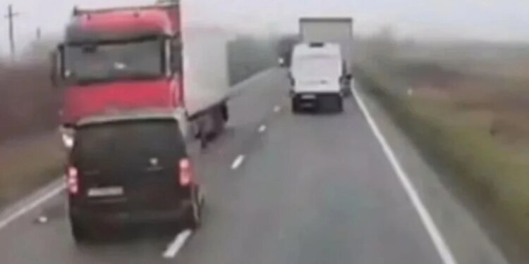 Tragjedia e tifozëve grekë: Nëntë viktima, dyshohet për një shqiptar mes të ndjerëve