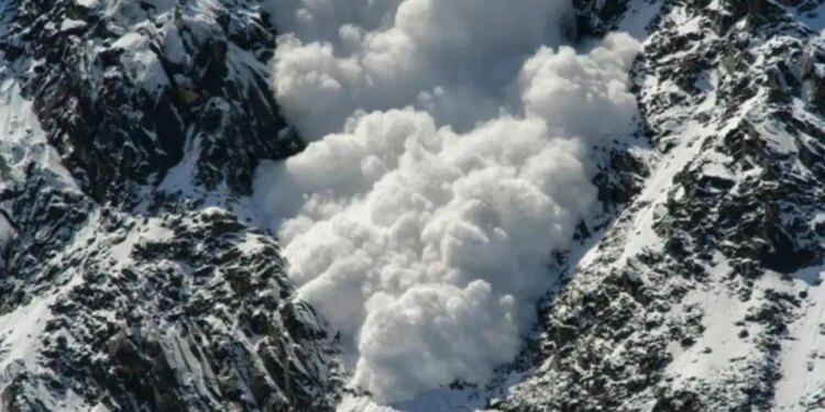 Tragjedia në Alpet Austriake: Një 13-vjeçar humb jetën nga një ortek, tre të tjerë të plagosur