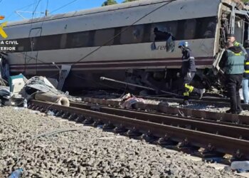 Tragjedia në hekurudhën e Spanjës, kryeministri shpall tri ditë zie kombëtare për ata që humbën jetën në aksident.