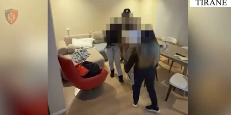 Tre kolumbiane arrestohen në Tiranë për prostitucion në një apartament me qira.