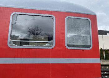 Tre persona të plagosur nga aksidenti mes një treni dhe një automjeti në Grabovc.