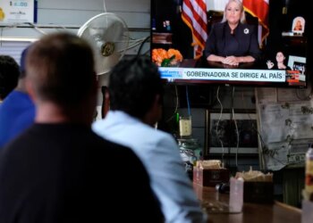 Trump fal ish-guvernatoren e Porto Rikos dhe dy zyrtarë të tjerë, të akuzuar për korrupsion.