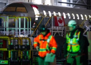 Trump kërcënon me heqjen e certifikimit për avionët kanadezë dhe paralajmëron tarifa prej 50%