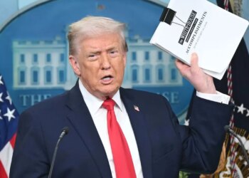 Trump në Shtëpinë e Bardhë: Presidenti amerikan thotë se tarifat e tij tregtare ‘nxisin’ kompaninë Ford