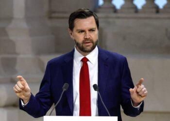 "Uashingtoni do të mundohet të fitojë kontrollin mbi këtë territor", thotë Vance: Mbrojtja jonë raketore varet plotësisht nga kontrolli i Arktikut.