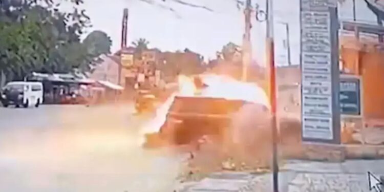 VIDEO/ Kryebashkiaku i Filipinas sulmohet me raketë nga një grup kriminal, e shpëton blindimi i automjetit