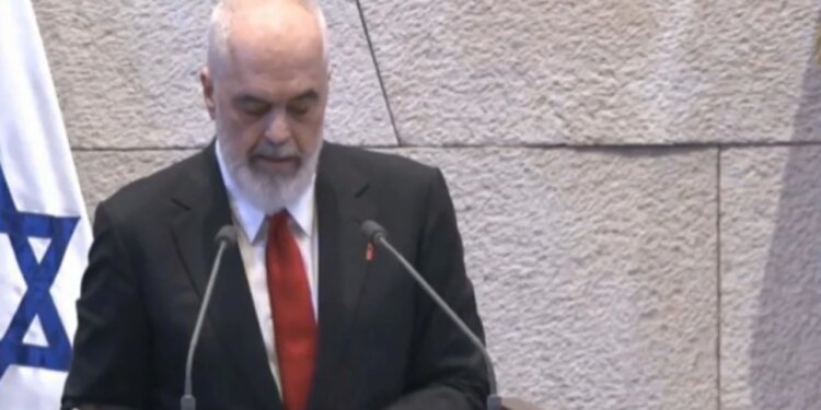 Vizita në Izrael: Rama ndan batuta me kryetarin e Parlamentit gjatë fjalës së tij, duke thënë: Hebrenjtë flasin shumë, por ballkanasit flasin edhe më tepër.