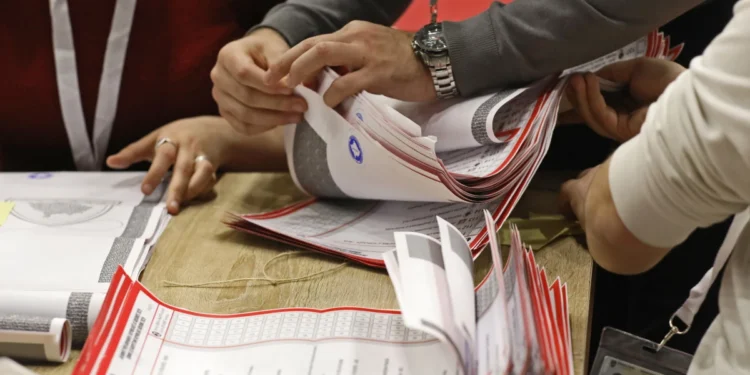 Votat në Kosovë po verifikohen, sot fillon numërimi i atyre nga diaspora.