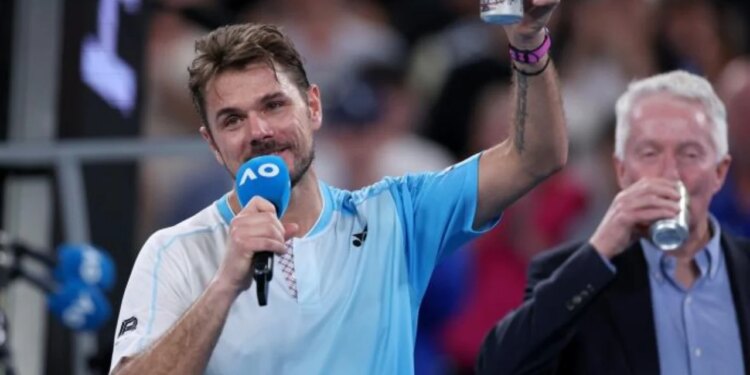 Wawrinka thotë lamtumirë Australian Open teksa bën një përshëndetje për fansat...