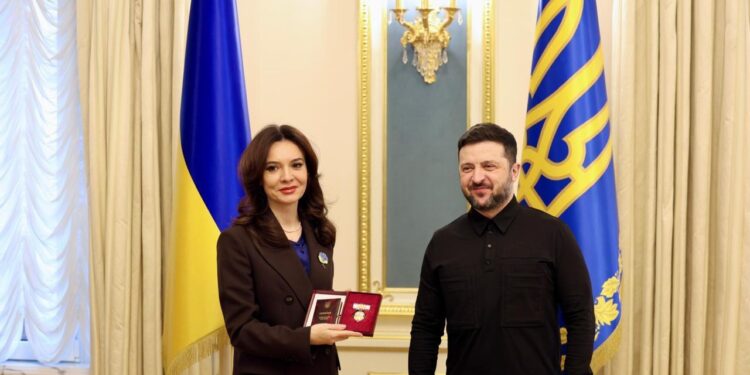 Zelensky nderon Spiropalin në Kiev me Urdhrin e Lartë Shtetëror, Ministrja thotë: E ardhmja do të formohet nga fuqia e vlerave.