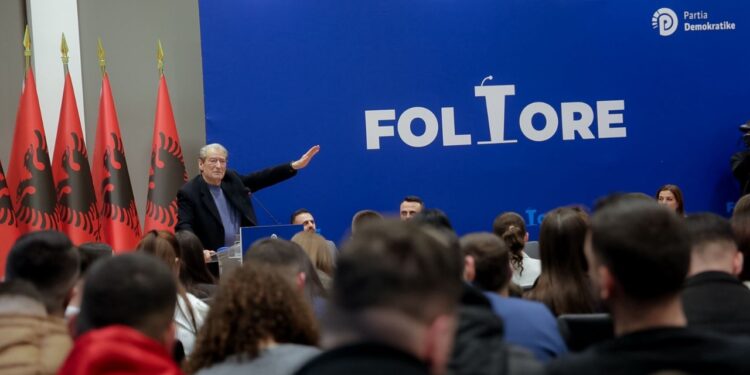 “Zgjedhjet nuk i fitojmë ashtu”, Berisha përpara të rinjve demokratë: Ju siguroj se Rama do të qëndrojë 12 vite në pushtet, na nevojitet një angazhim i fortë.