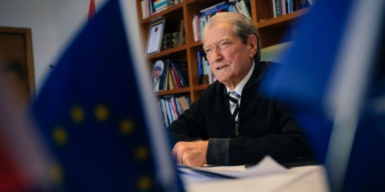 ‘A do ta kthejmë Tiranën në ferr?’ Berisha paralajmëron protesta të fuqishme në kryeqytet kundër kryeministrit Edi Rama