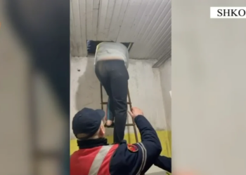 24-vjeçari në Shkodër, i cili tentoi të grabiste postën me thikë, zbulon nën tavan.