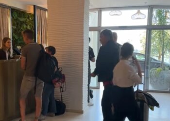 25% e turistëve akomodohen në Shqipëri, ekspertët: Rritet numri i turistëve, por shqetësuese informaliteti në strukturat me qira
