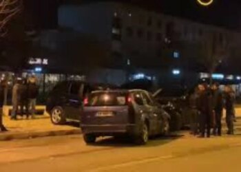 Aksidenti në Shkodër: Një person i lënduar nga shqetësimi i një automjeti teksa ishte në biçikletë, transportohet me urgjencë në spital.