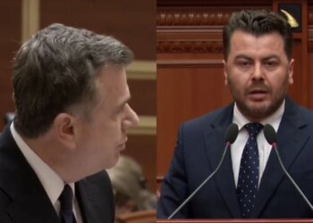 “Ambasadorët, turp me Zotin” / Kapri konfrontohet me Ballën, deputeti i PS: Kujdes me fjalët para se të flasësh, ligjëratat t’i jep tutori që…