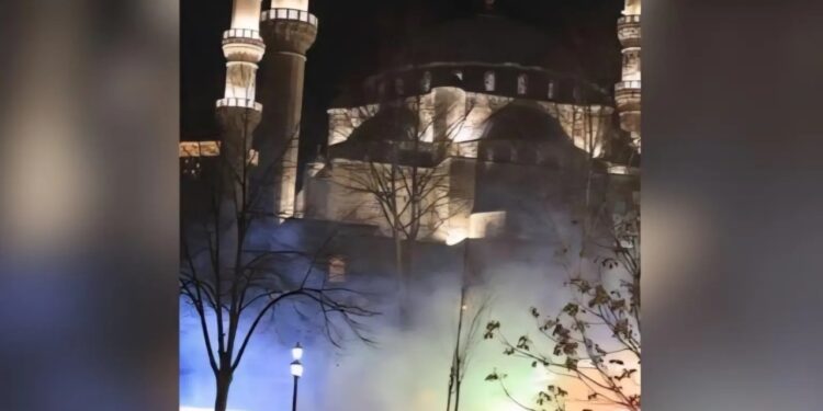 Analiza: Dritat dhe mjegulla e Namazgjasë - Shenjtëria, iftarët dhe kupa gjysmë të mbushur