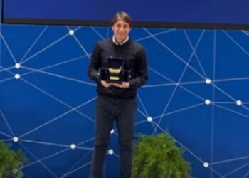 Antonio Conte merr çmimin ‘Pankina e Artë’ për herë të pestë: Një krenari e veçantë