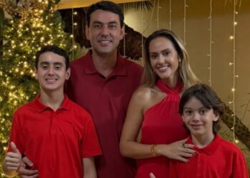 “Babi ka bërë shumë” / Video tregon gruan duke u puthur me një tjetër, burri 40-vjeçar vret dy fëmijët e tij dhe më pas vetëvret.