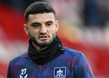 Çfarë po ndodh me Armando Brojën? Sulmuesi i Shqipërisë mungon në ndeshjen e FA Cup-it.