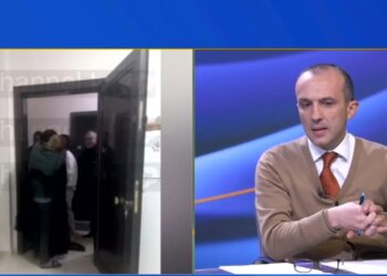 Çfarë po përjetojnë 22 gratë dhe fëmijët shqiptarë në kampet e Sirisë? Gazetari Muhamed Veliu ndan detajet në “Shqipëria Live”