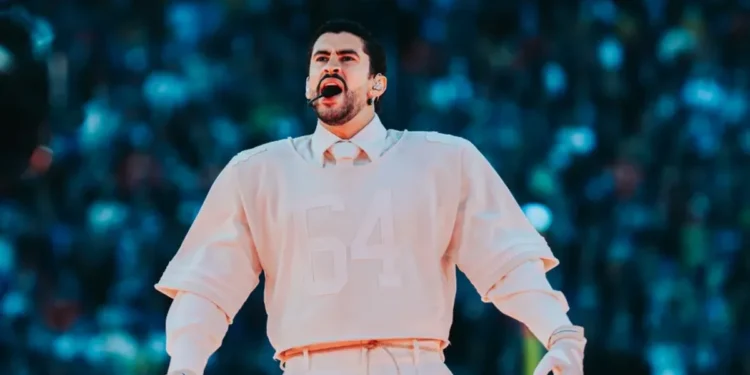 Dedikimi emocionues i Bad Bunny në Superbowl për dashurinë e tij: Ishte me mua në skenë!