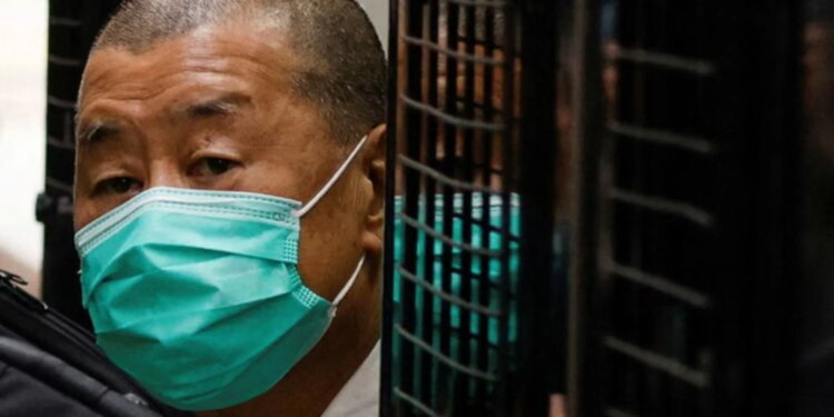 Dënimi i biznesmenit Jimmy Lai me 20 vite burg në Hong Kong, reagimi i BE: Të lirohet menjëherë dhe të respektohet liria e shtypit.