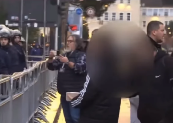 Deputetja Zegjine Caushi publikon videon: Fëmija duke hedhur gurë në protestë kalon çdo limit.