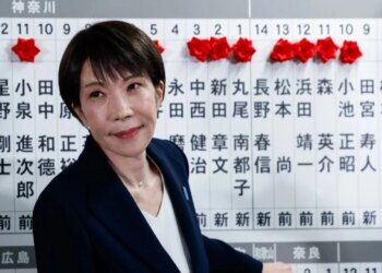 Fitore e re për kryeministren e parë grua në Japoni, partia e Sanae Takaichit mposht opozitën në zgjedhje dhe siguron dy të tretat e vendeve në parlament.