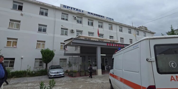 Fluks i madh në urgjencën e Fierit/ Më shumë se 120 pacientë çdo ditë, mjekët: gripi këtë vit ka zgjatur më tepër.