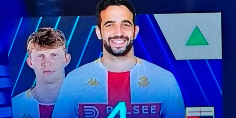 Foto/ Gabim i madh në ndeshjen e Serie A, lojtari i klubit italian konfuzohet me trajnerin që u shkarkua nga Manchester United.