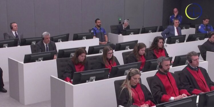 Gjykata e krijuar nga vetë Kosova, institucionin që po gjykon katër ish-drejtues të UÇK-së, e themeloi Kuvendi.