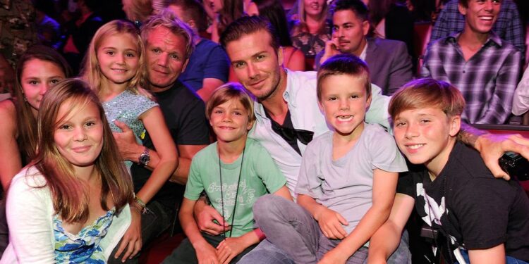 Gordon Ramsay, bashkëshort i ngushtë i familjes Beckham, ndan një mesazh për Brooklynin në mes të tensioneve familjare