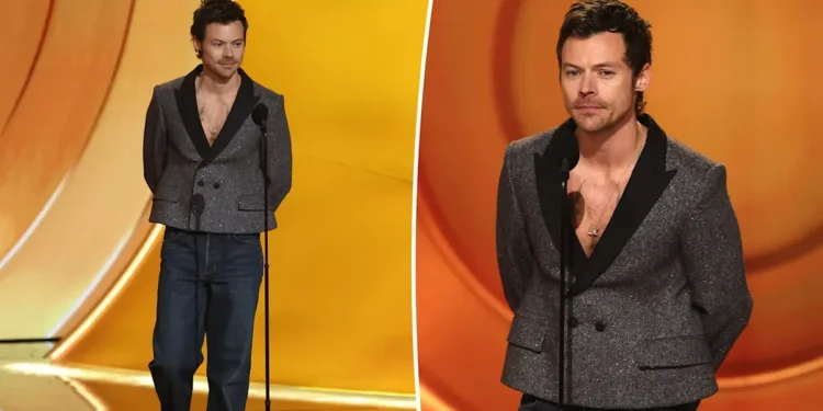 Harry Styles kthehet në Grammys me një stil të paharrueshëm!