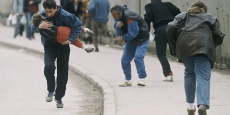 Hetimi i madh në Itali: I moshuari dyshohet se ka marrë pagesë nga ushtria serbe për të vrarë të pafajshëm në Sarajevë në vitin '90.