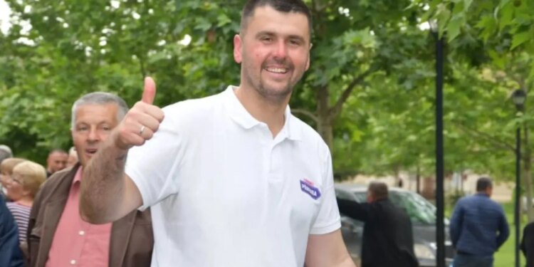 I dënuar me një vit burg, ish-kryebashkiaku i Rrogozhinës Edison Memolla reagon: "Lufta ime vazhdon"