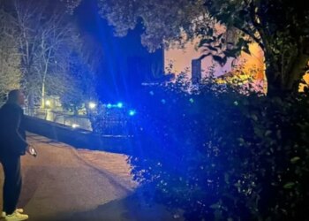 Identiteti i 46-vjeçarit shqiptar që humbi jetën gjatë grabitjes në një banesë në Itali, zbulon precedentet e tij penale për krime kundër pronës.